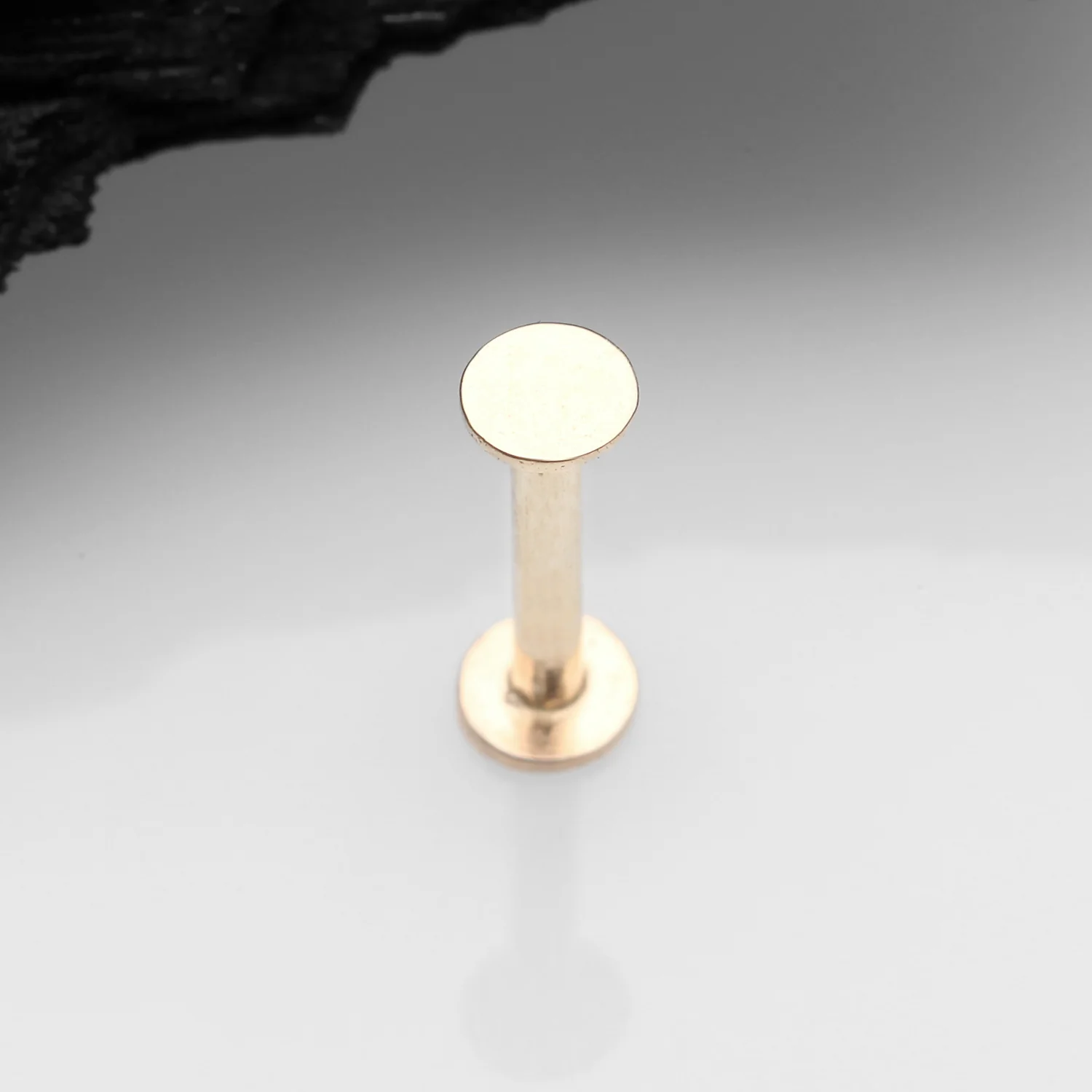 14 Karat Gold OneFit Threadless Flat Round Top Flat Back Stud Labret - Image 2