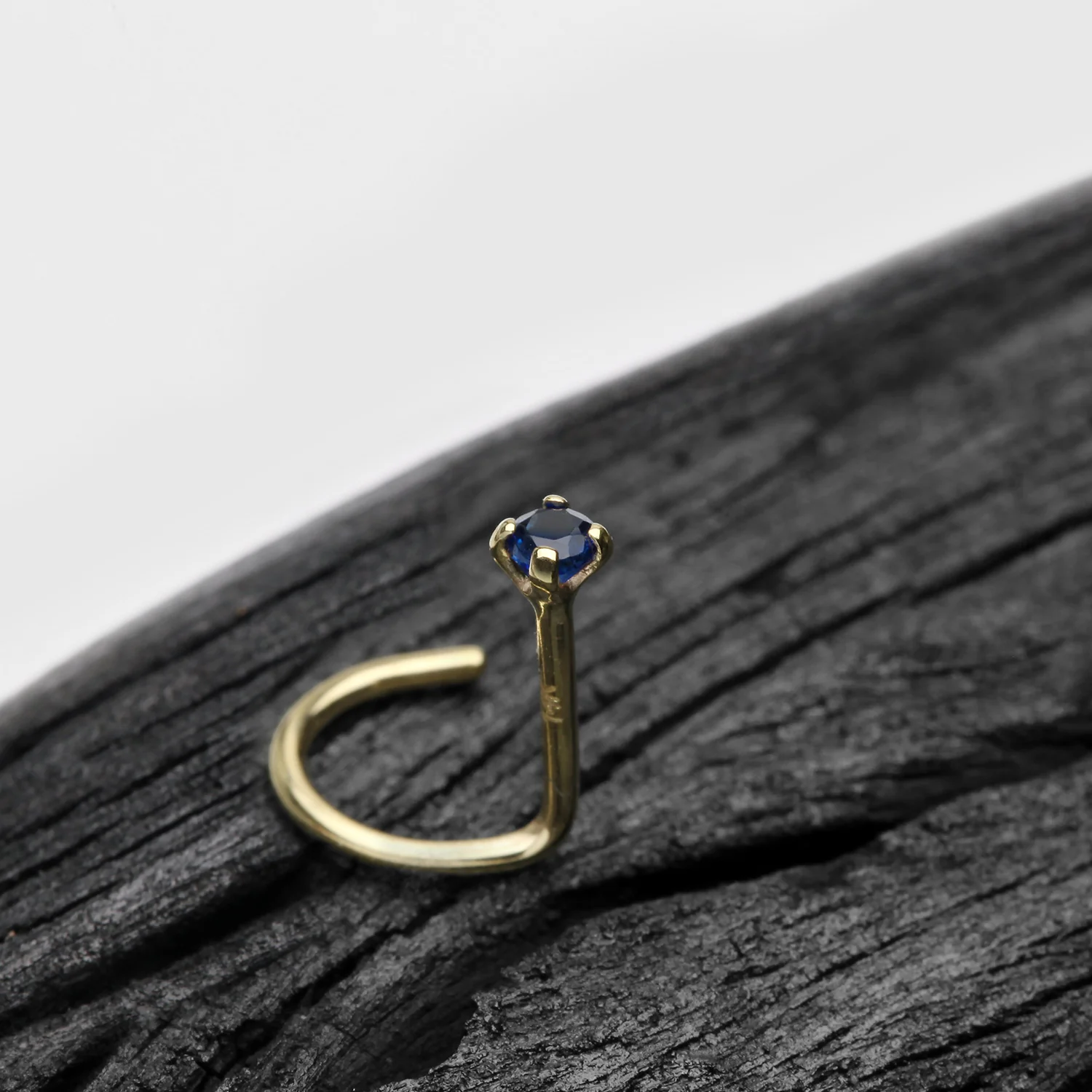 14 Karat Gold Prong Set Gem Sparkle Nose Screw Ring - Image 2