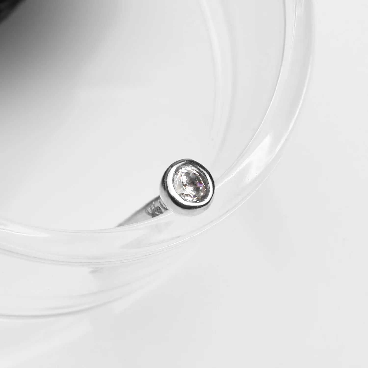14 Karat White Gold Bezel Set Round Gem Nose Stud Ring - Image 2