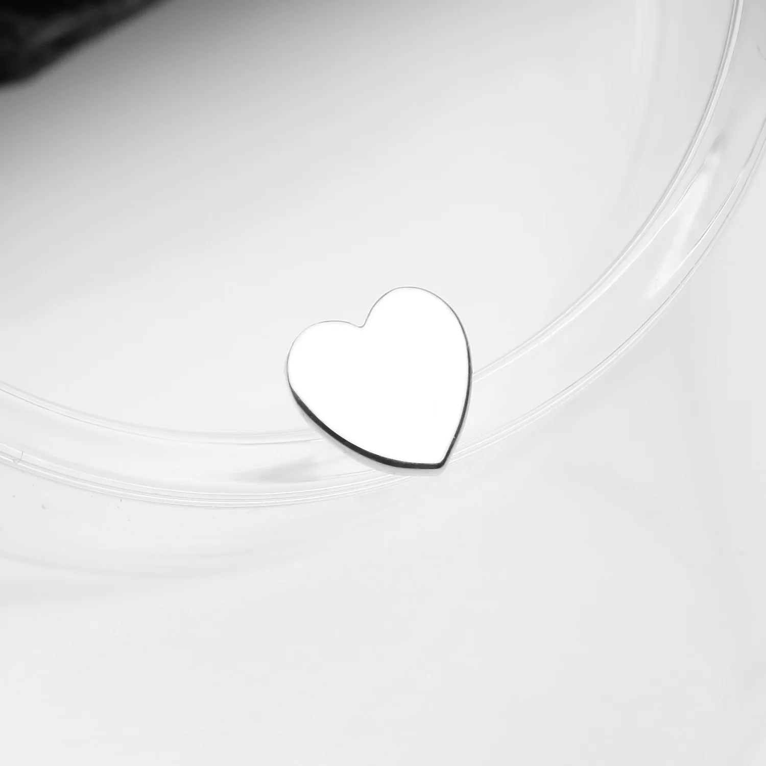 14 Karat White Gold OneFit Threadless Flat Heart Top Part - Image 2