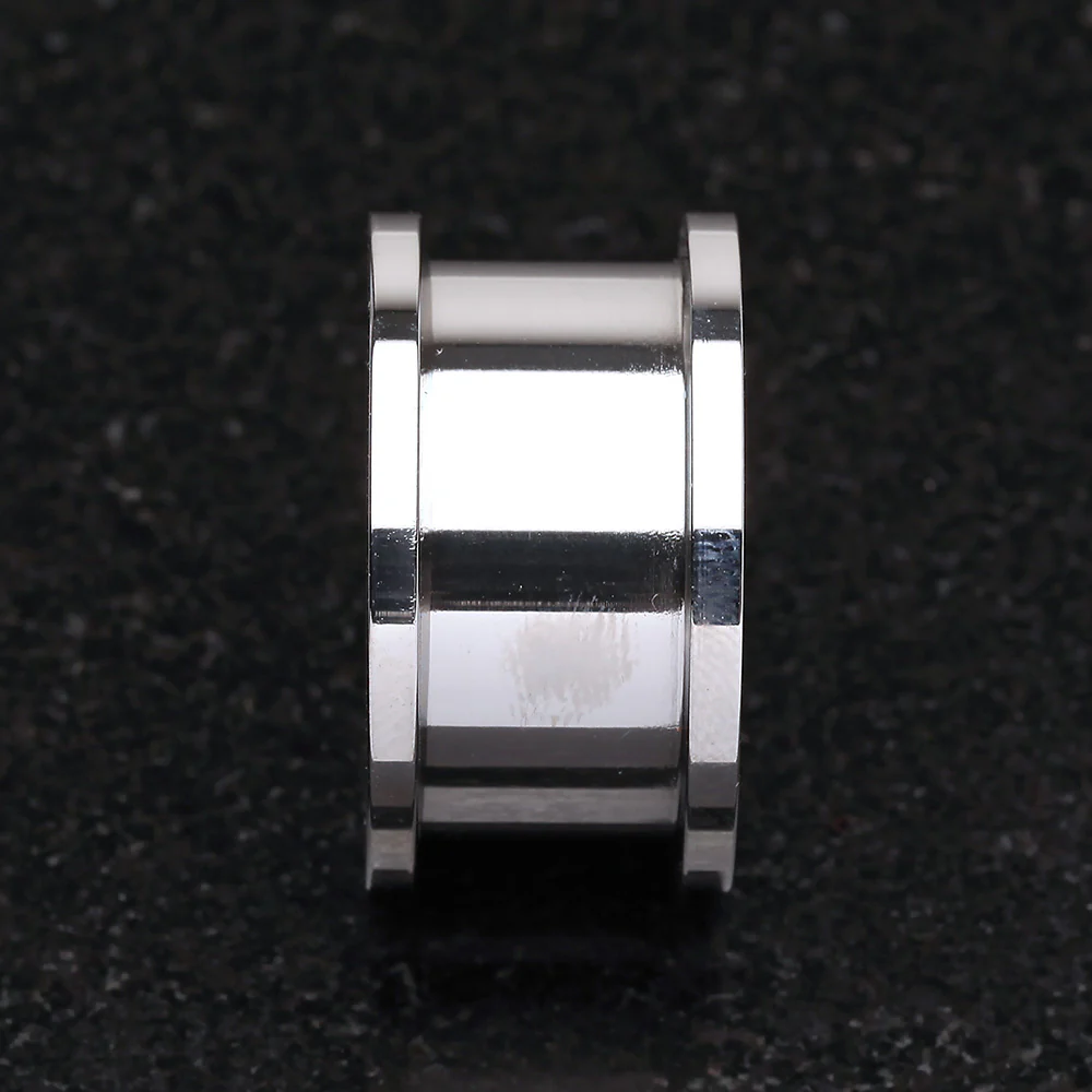 A Pair of Basic Steel Screw-Fit Ear Gauge Tunnel Plug - Image 4