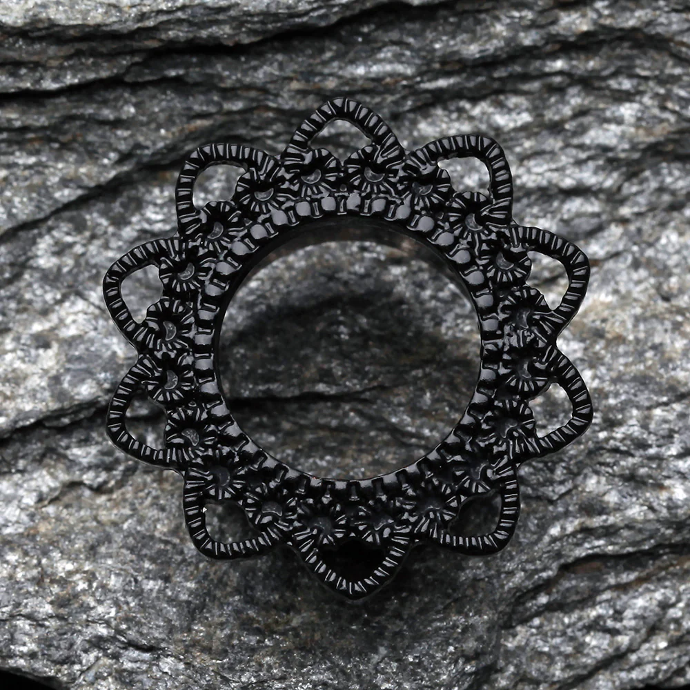 A Pair of Blackline Verdant Filigree Single Flared Steel Ear Gauge Tunnel Plug - Image 3