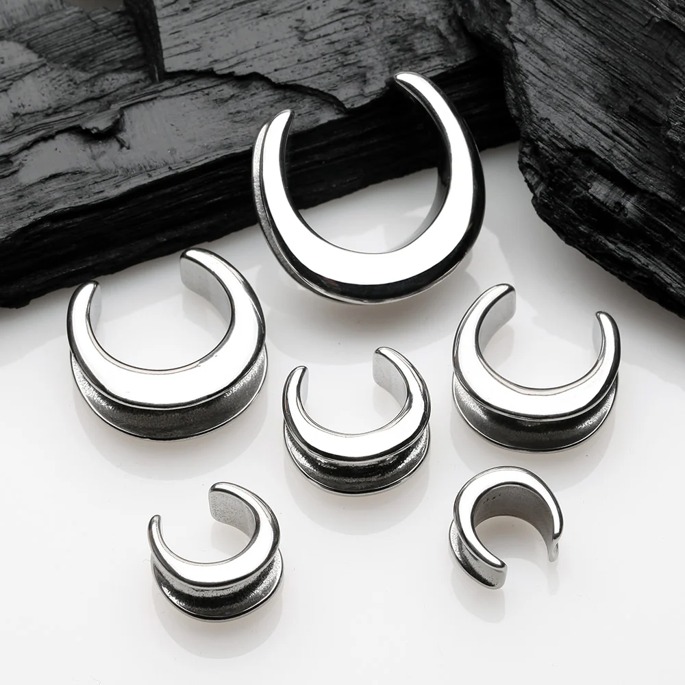A Pair of Classic Saddle Spreader Steel Double Flared Ear Plug - Image 3