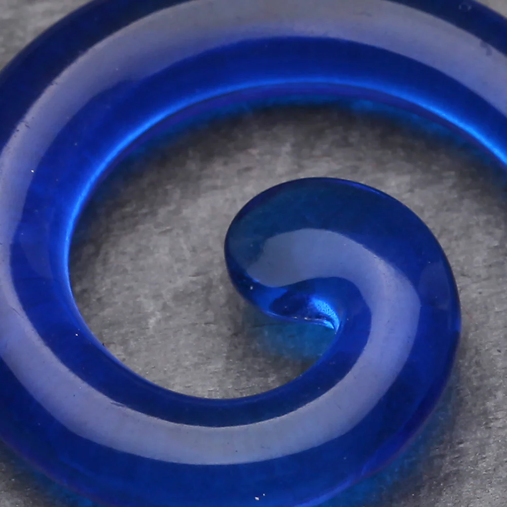 A Pair of Claw Hook Acrylic Ear Gauge Taper Hanger - Image 3