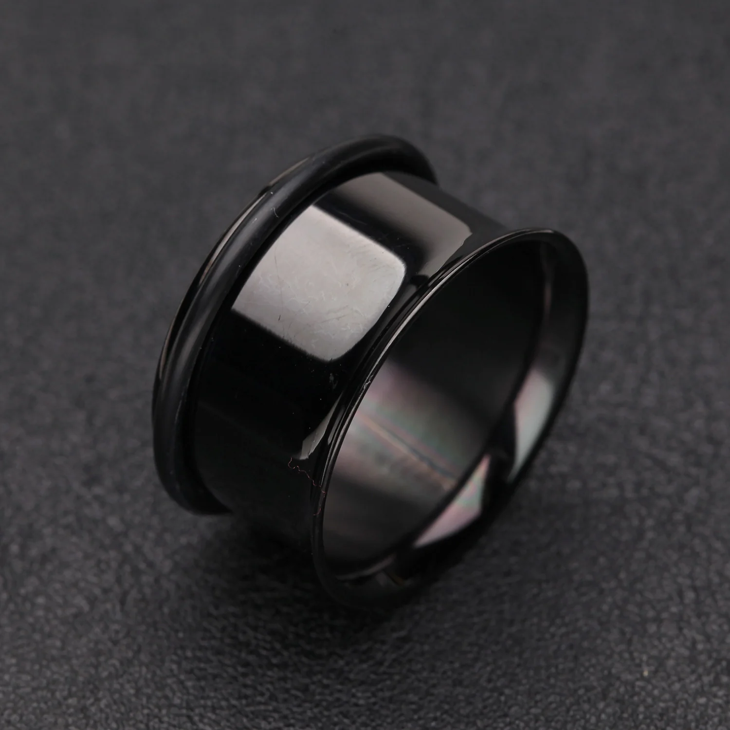 A Pair of Blackline Steel Single Flared Ear Gauge Tunnel Plug - Image 2