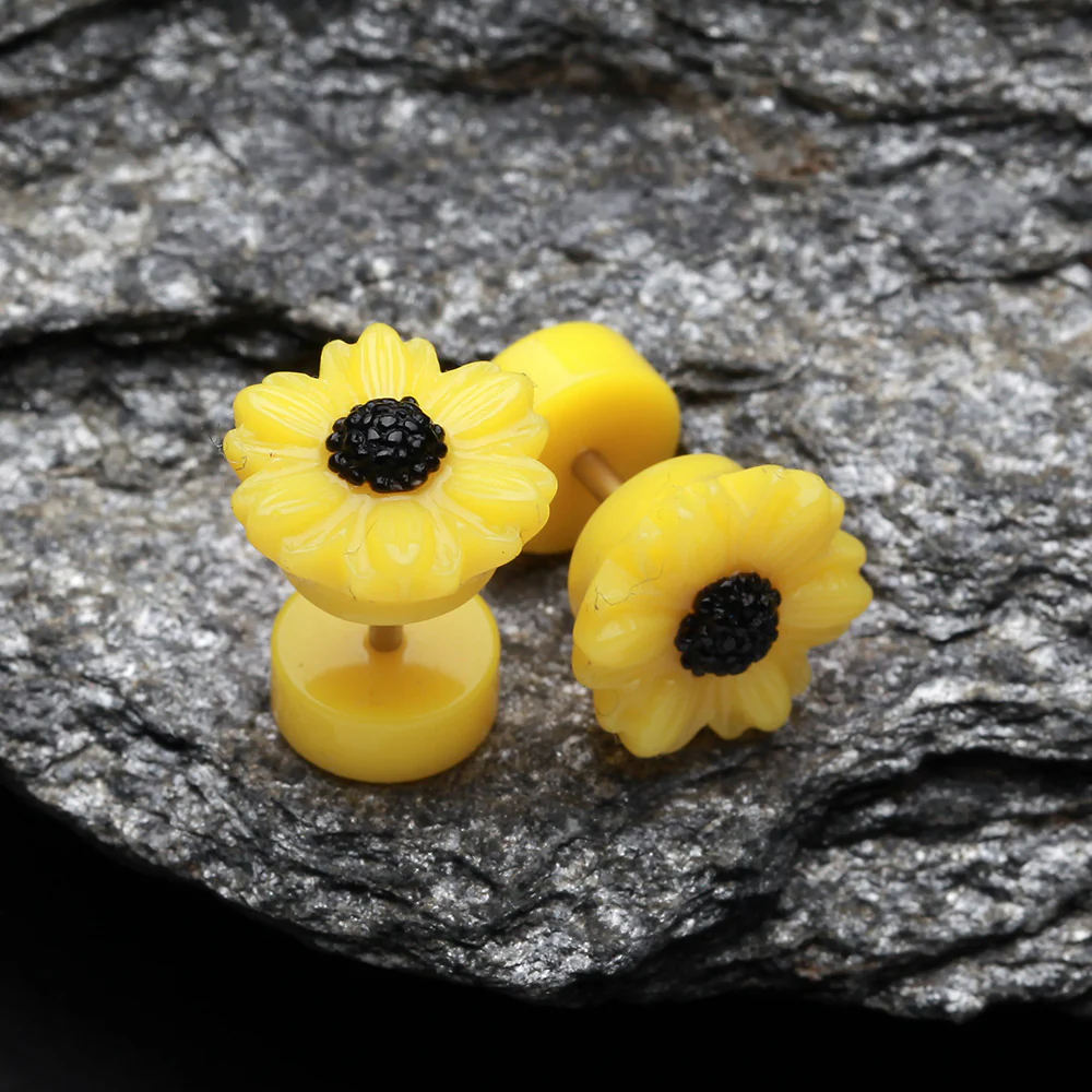 A Pair of Cutesy Daisy Flower Acrylic Fake Plug - Image 4