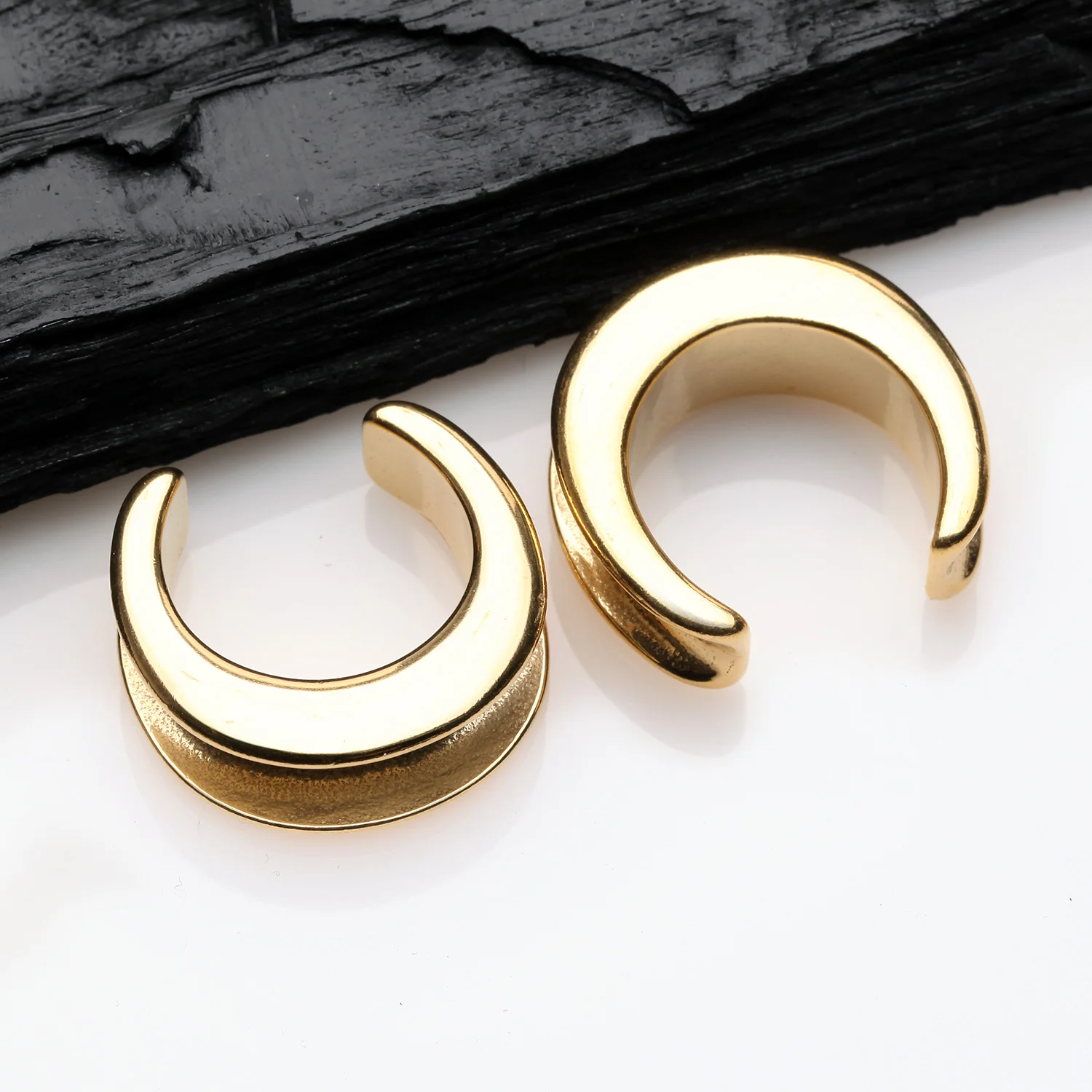 A Pair of Golden Classic Saddle Spreader Steel Double Flared Ear Plug - Image 2