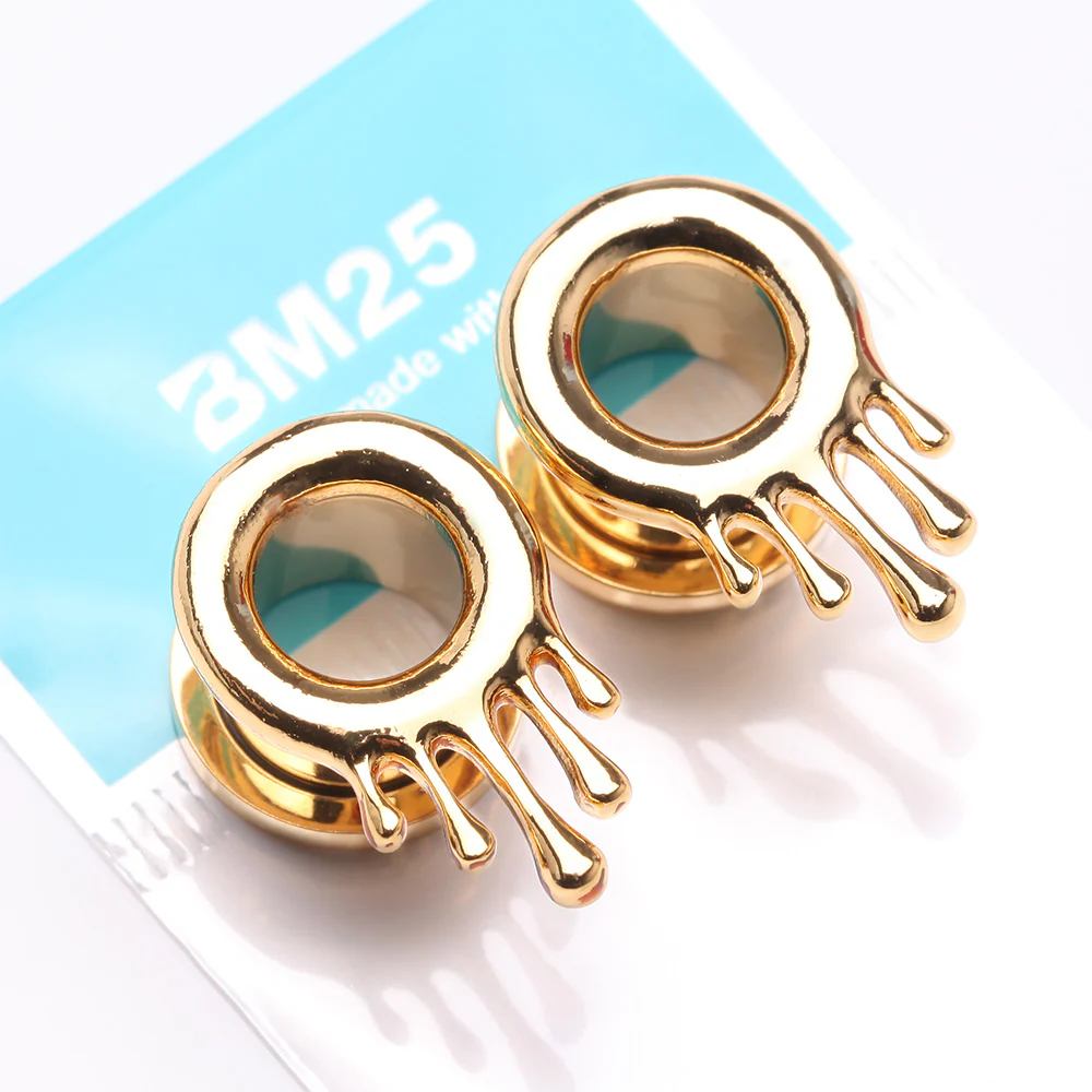 A Pair of Golden Dripping Ooze Steel Screw-Fit Tunnel Plug - Image 4