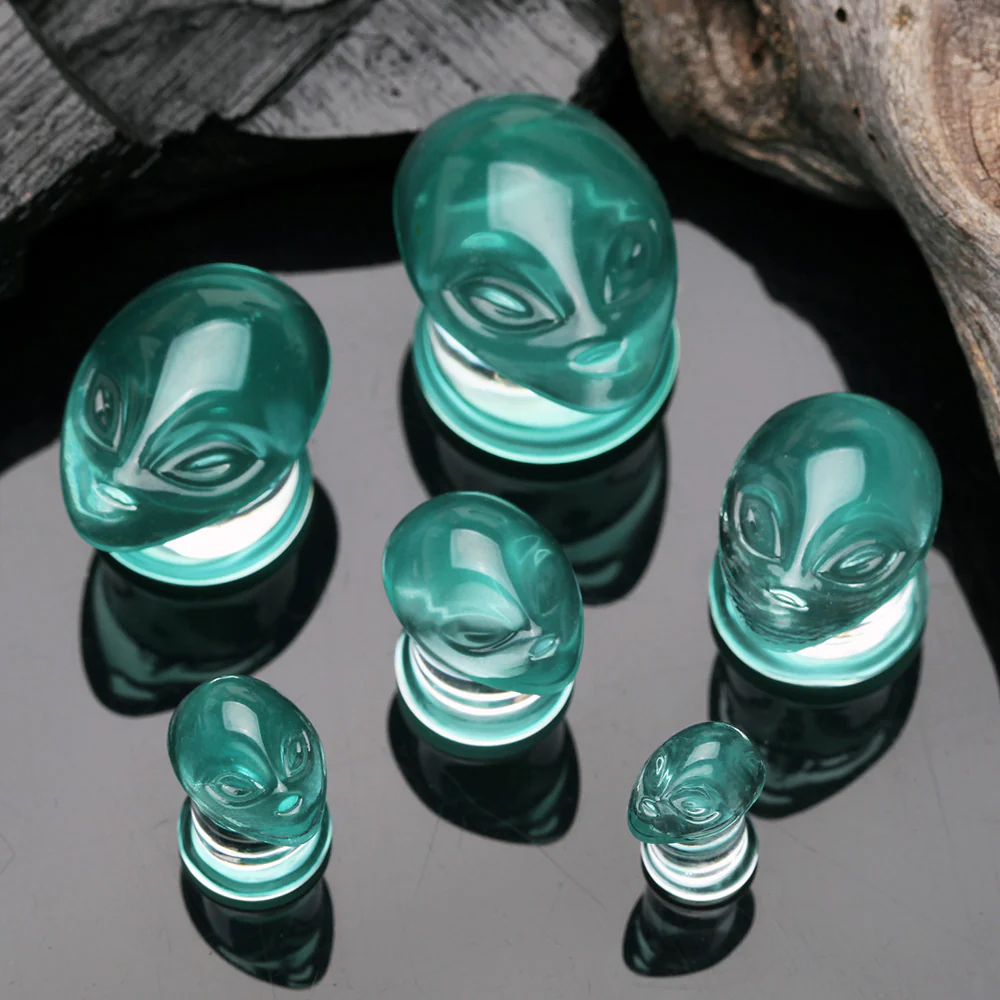 A Pair of Green Alien Head Glass Double Flare Plugs - Image 3