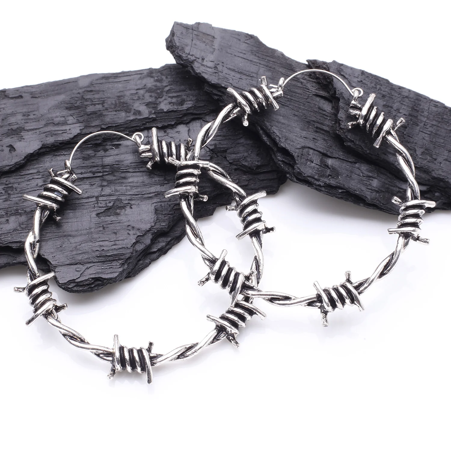 A Pair of Grunge Barbed Wire Plug Hoop Earring - Image 2