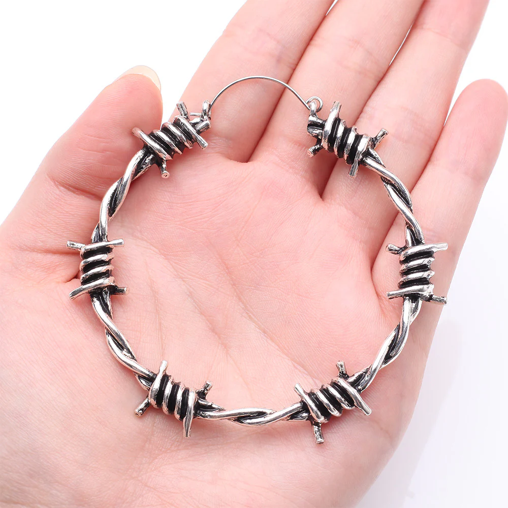 A Pair of Grunge Barbed Wire Plug Hoop Earring - Image 3