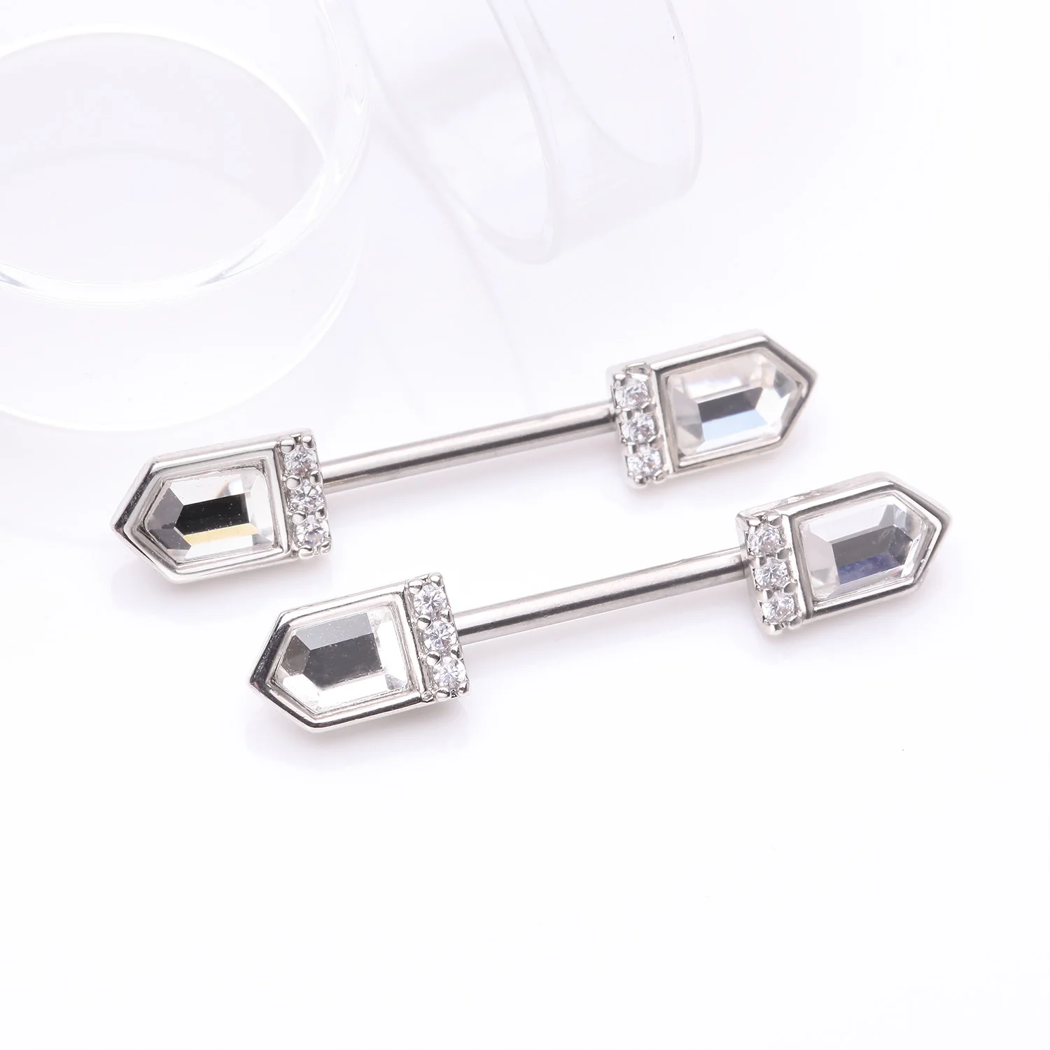 A Pair of Majestic Sparkle Point Nipple Barbell - Image 2