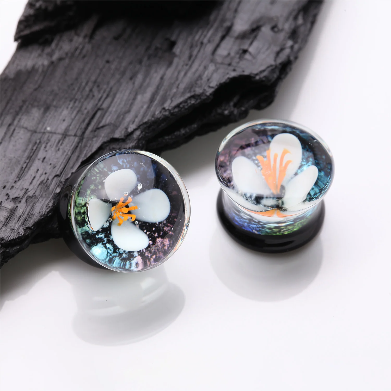 A Pair of Mystic Flower Double Flared Glass Plug - Image 2