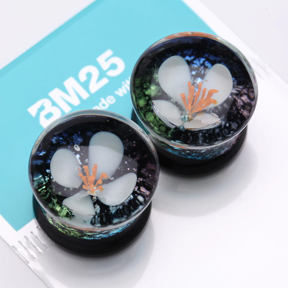 A Pair of Mystic Flower Double Flared Glass Plug - Image 4