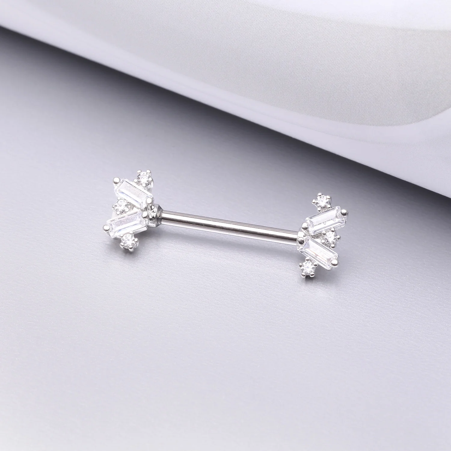 A Pair of Sparkle Overload ZigZag Nipple Barbell - Image 2