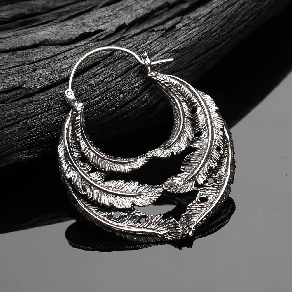 A Pair of Vintage Goddess Leaflet Loops White Brass Plug Hoop Earring - Image 3