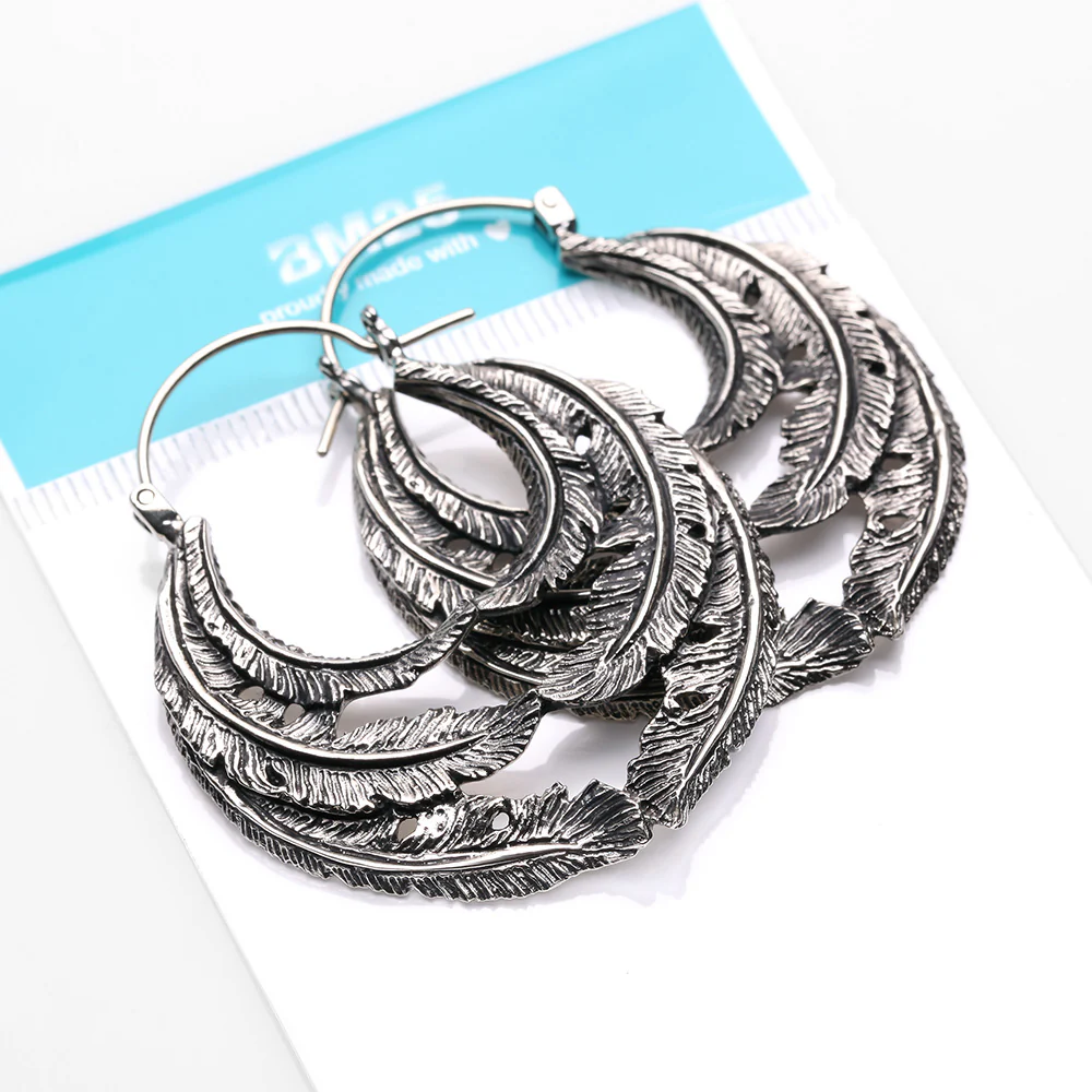 A Pair of Vintage Goddess Leaflet Loops White Brass Plug Hoop Earring - Image 5