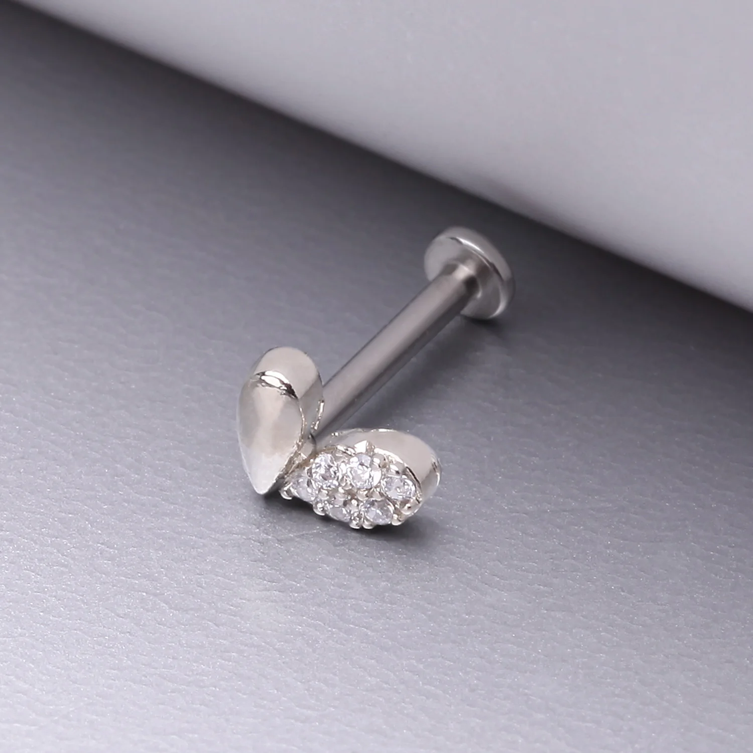 Adorable Heart Sprout Sparkle Internally Threaded Steel Flat Back Stud Labret - Image 2
