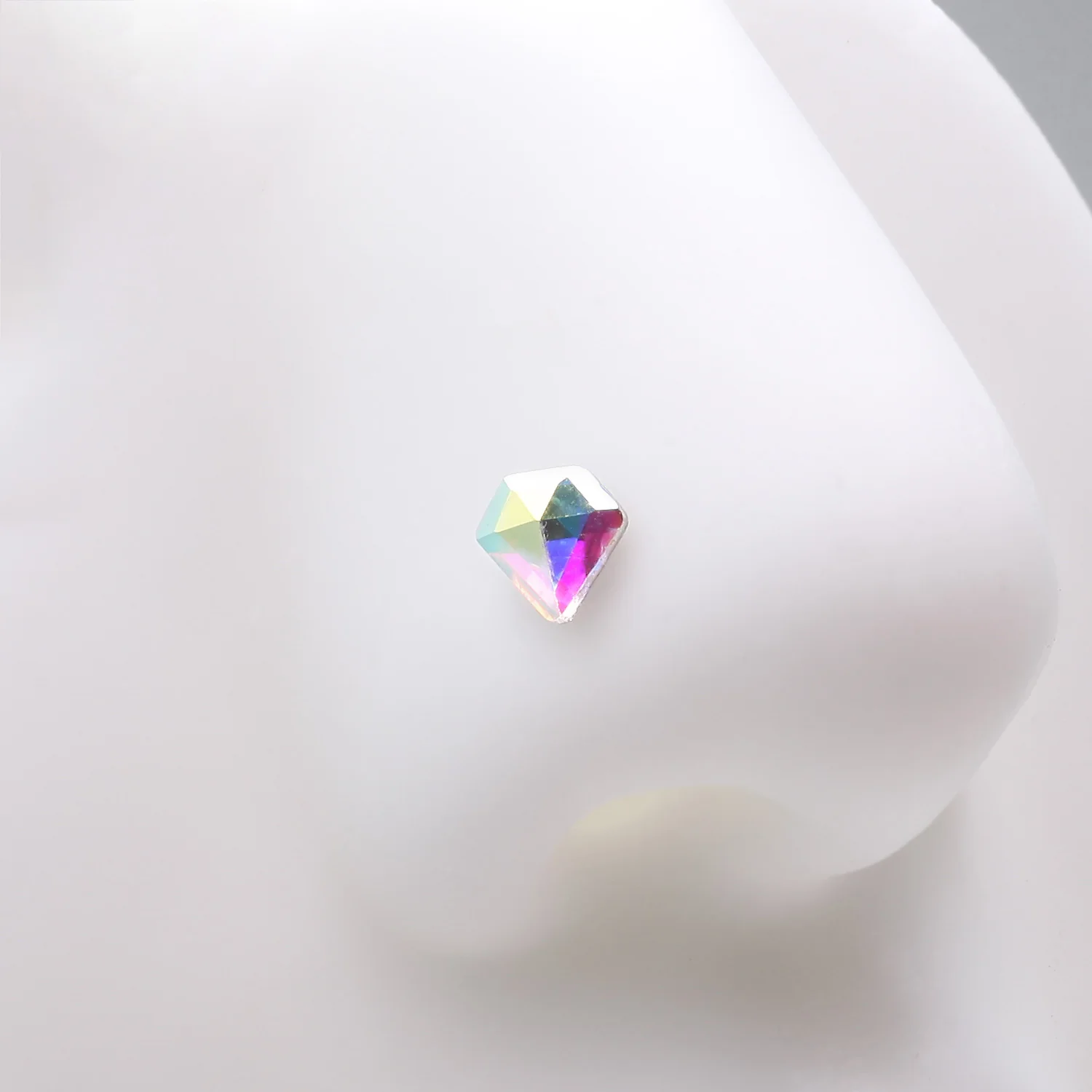 Aurora Diamond Icon Sparkle L-Shaped Nose Ring - Image 2