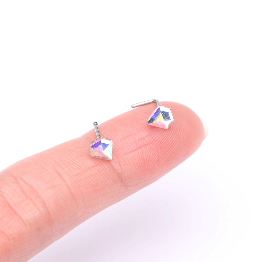 Aurora Diamond Icon Sparkle L-Shaped Nose Ring - Image 3