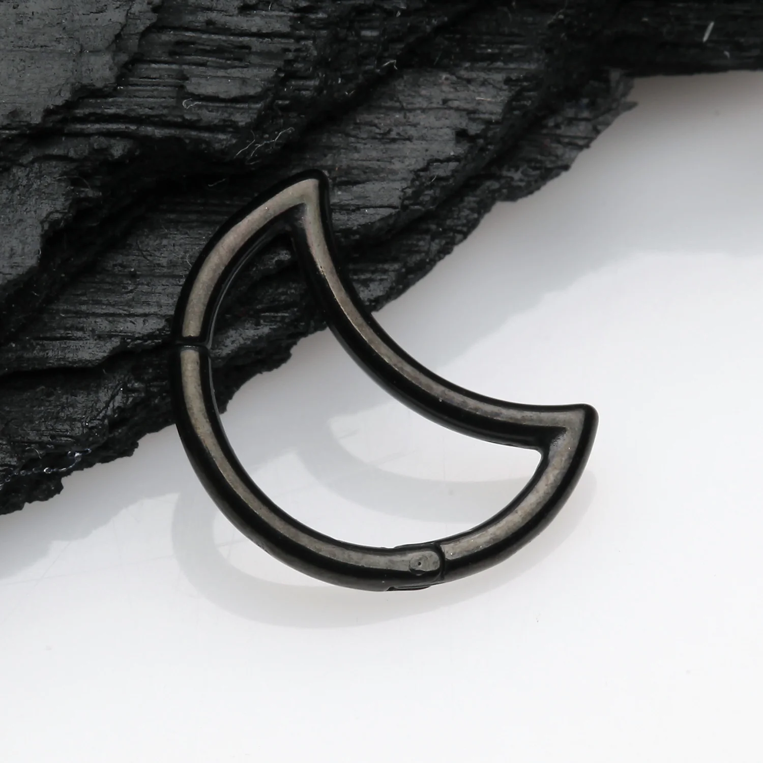 Blackline Crescent Moon Seamless Clicker Hoop Ring - Image 2