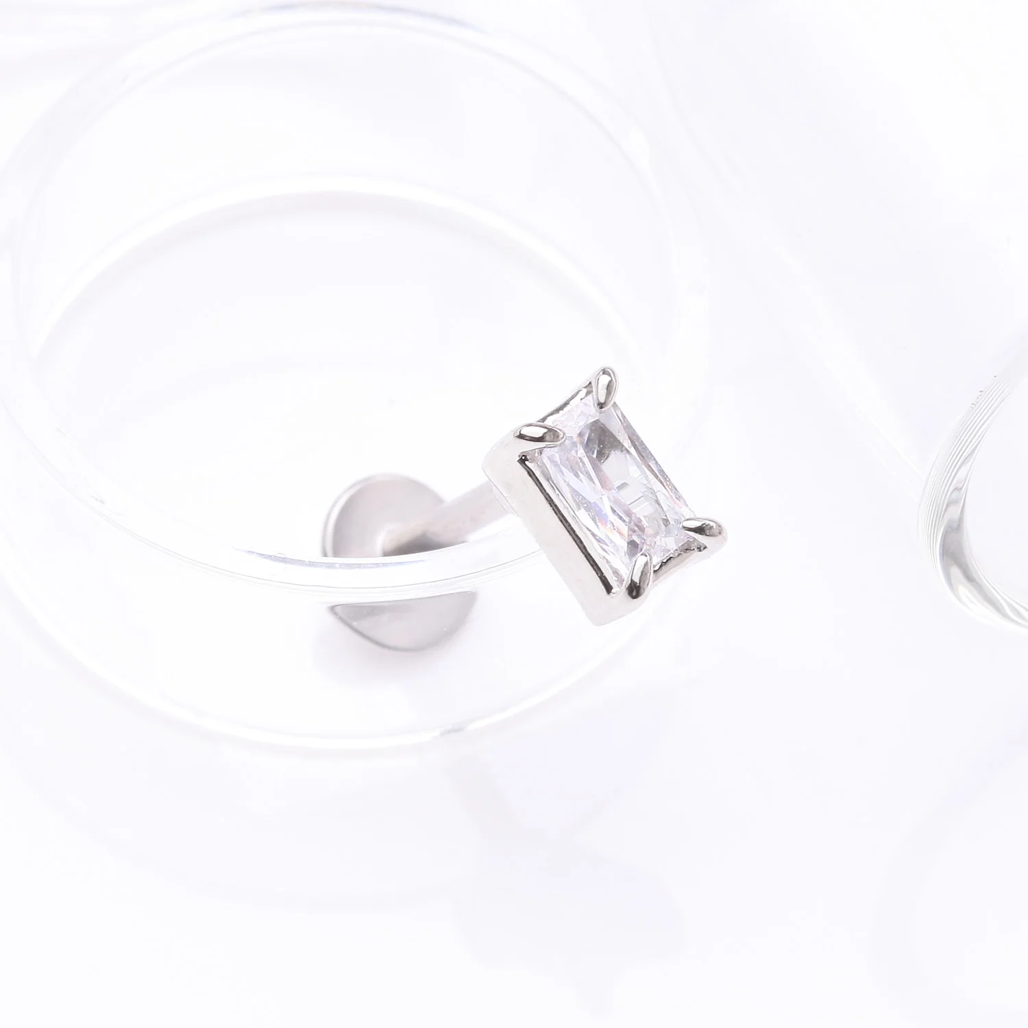 Brilliant Sparkle Baguette Prong Gem Top Flat Back Stud Labret - Image 2