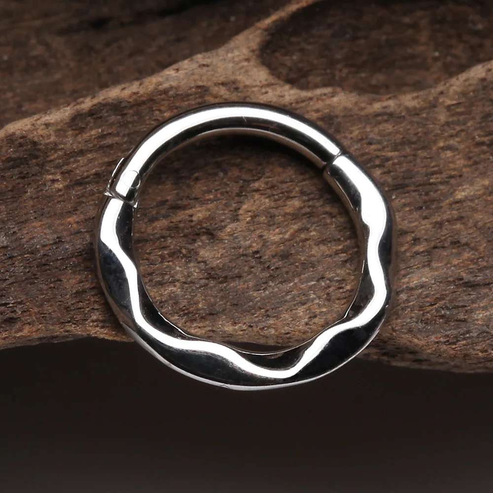 Classic Hammered Wave Seamless Clicker Hoop Ring - Image 3