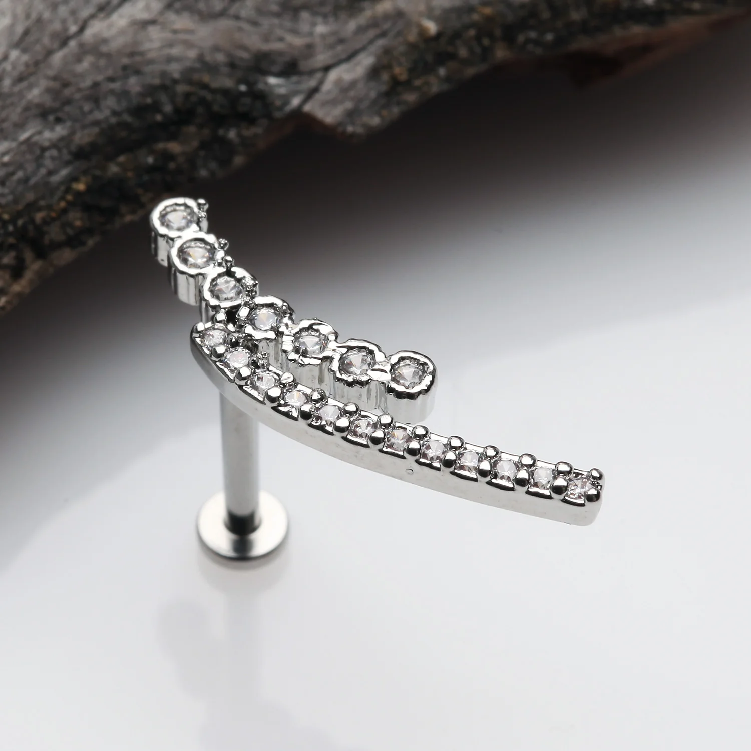 Curvature Sparkle Lined Internally Threaded Labret - Image 2