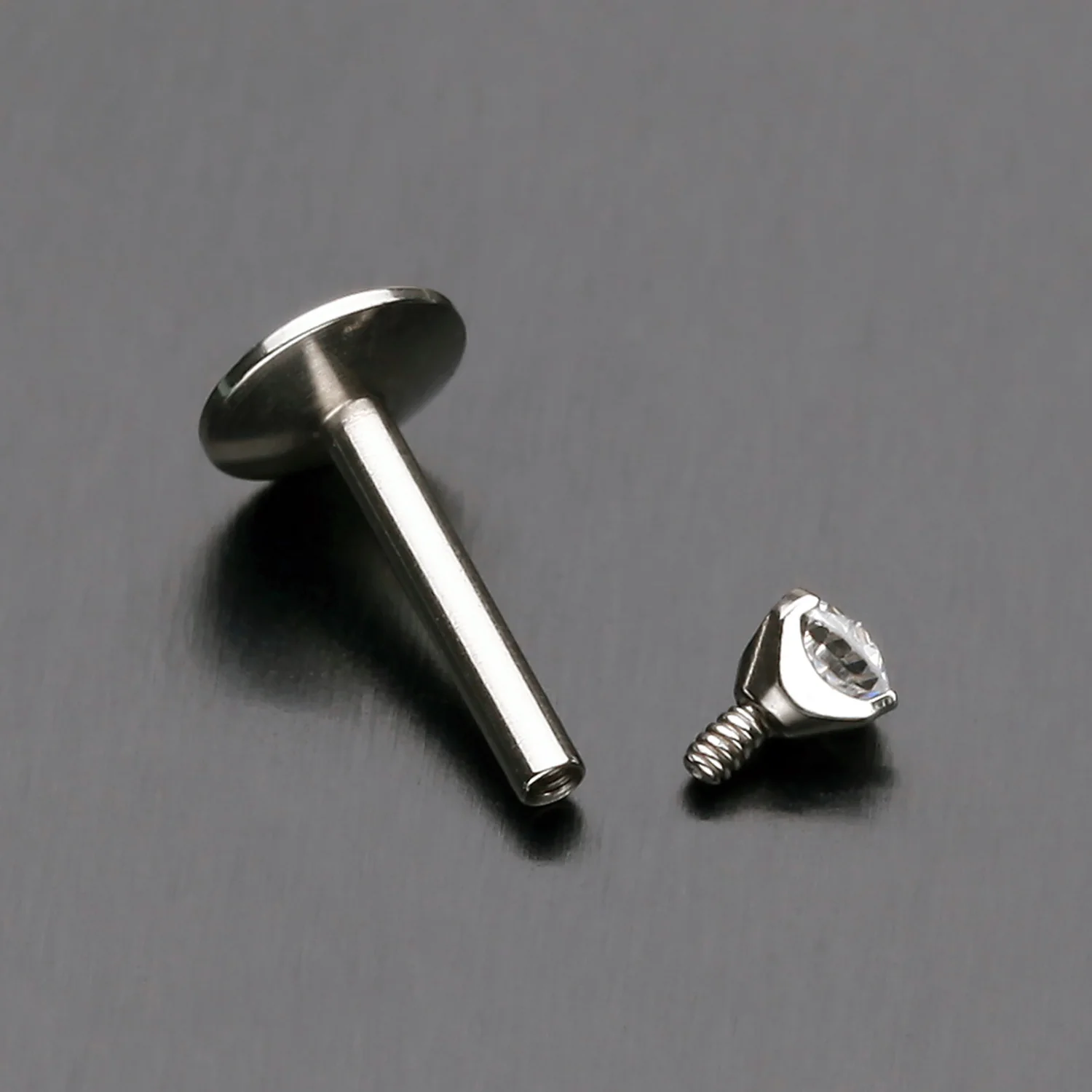 Gem Top Prong Set Steel Labret - Image 2