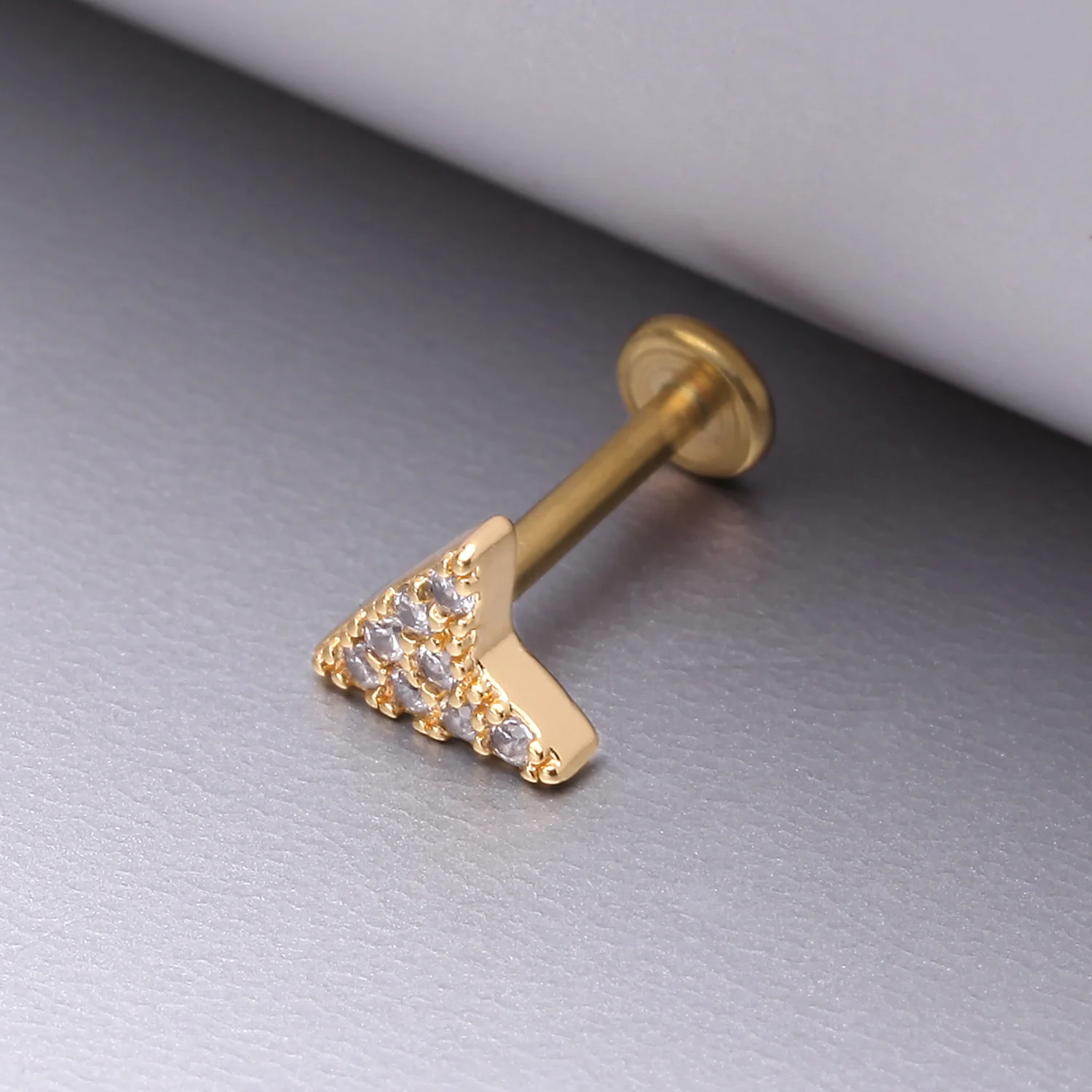 Golden Chevron Arrow Sparkle Top Internally Threaded Steel Flat Back Stud Labret - Image 2
