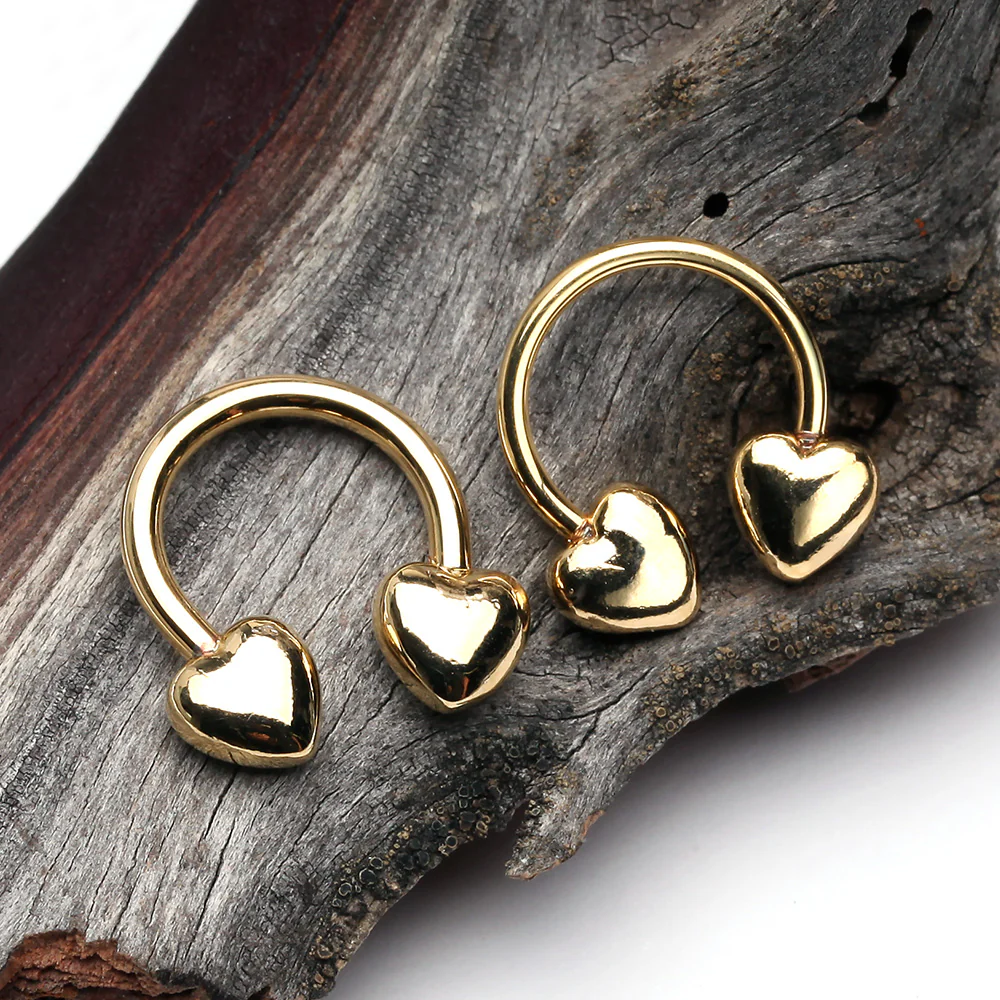 Golden Classic Fluffy Heart Horseshoe Circular Barbell - Image 3