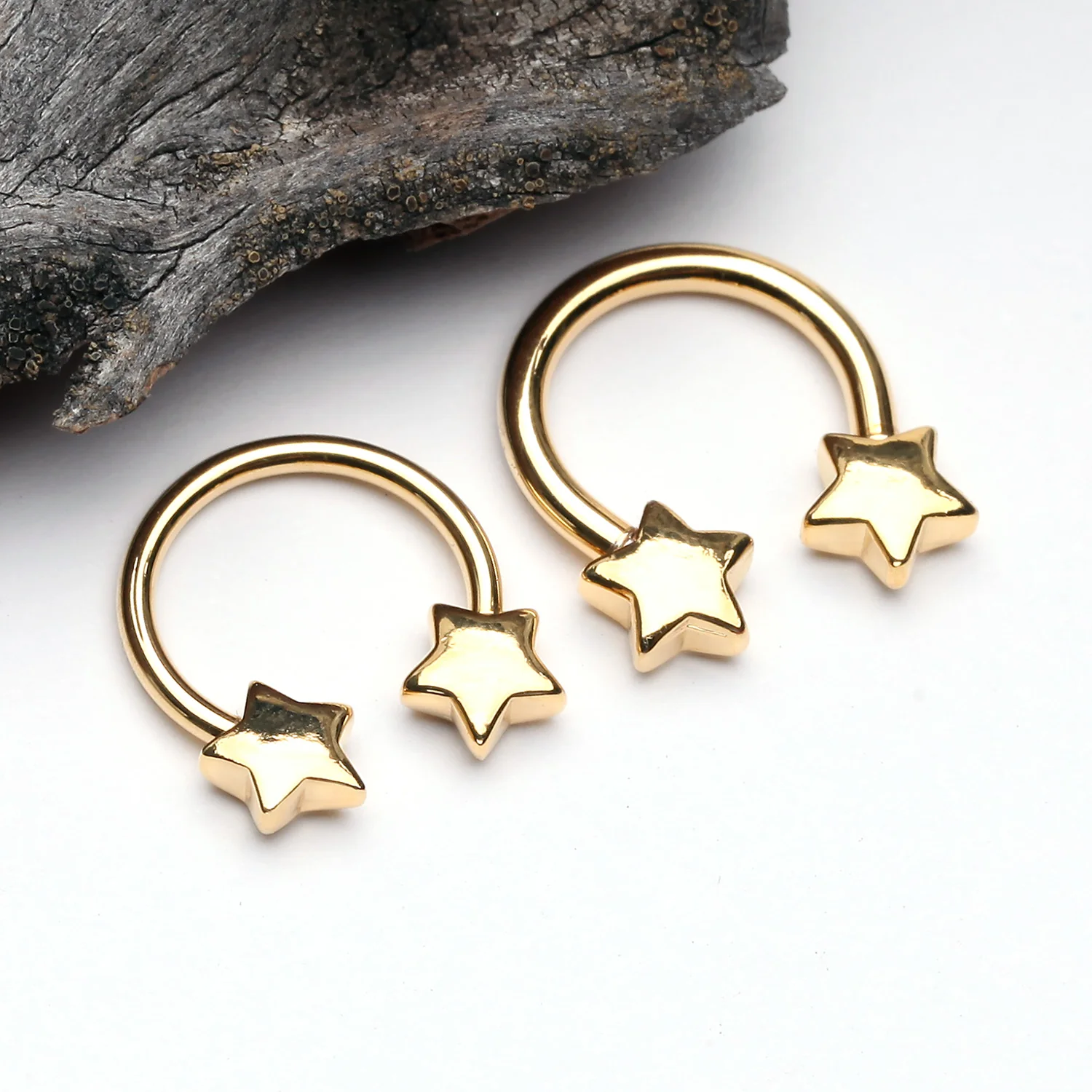 Golden Classic Star Horseshoe Circular Barbell - Image 2