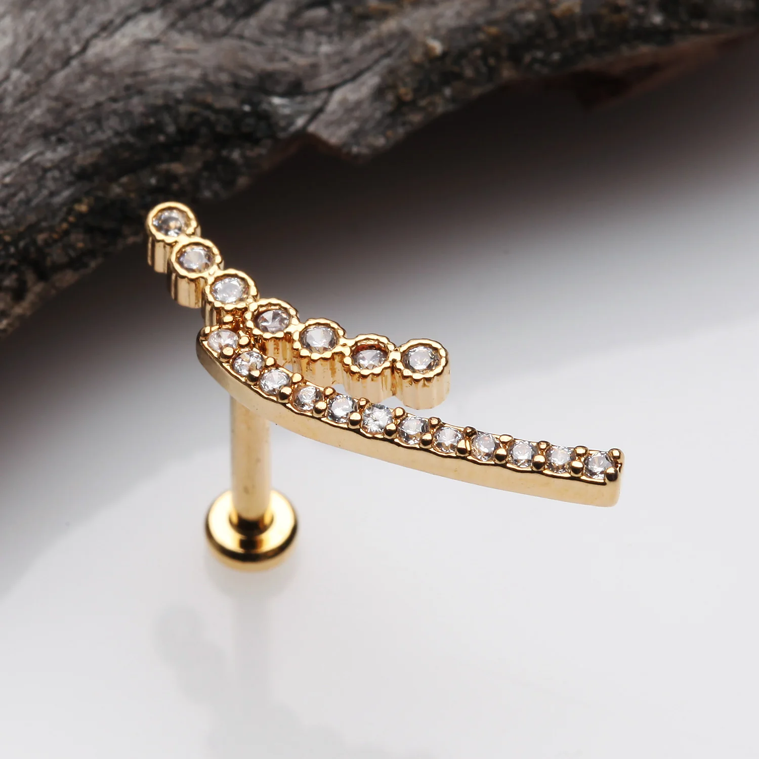 Golden Curvature Sparkle Lined Internally Threaded Labret - Image 2