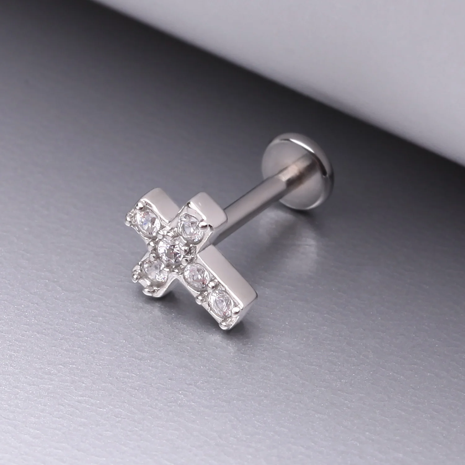 Grand Sparkle Cross Top Internally Threaded Steel Flat Back Stud Labret - Image 2