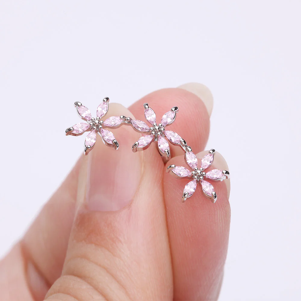 Grand Sparkle Triple Flowers Steel Cartilage Tragus Barbell Stud - Image 3