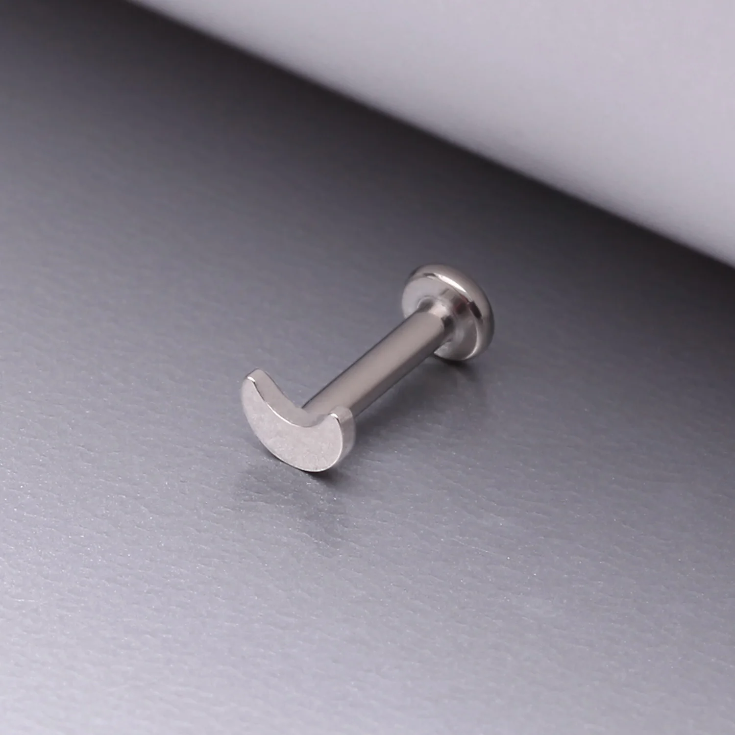 Implant Grade Titanium Crescent Moon Top Internally Threaded Flat Back Stud Labret - Image 2