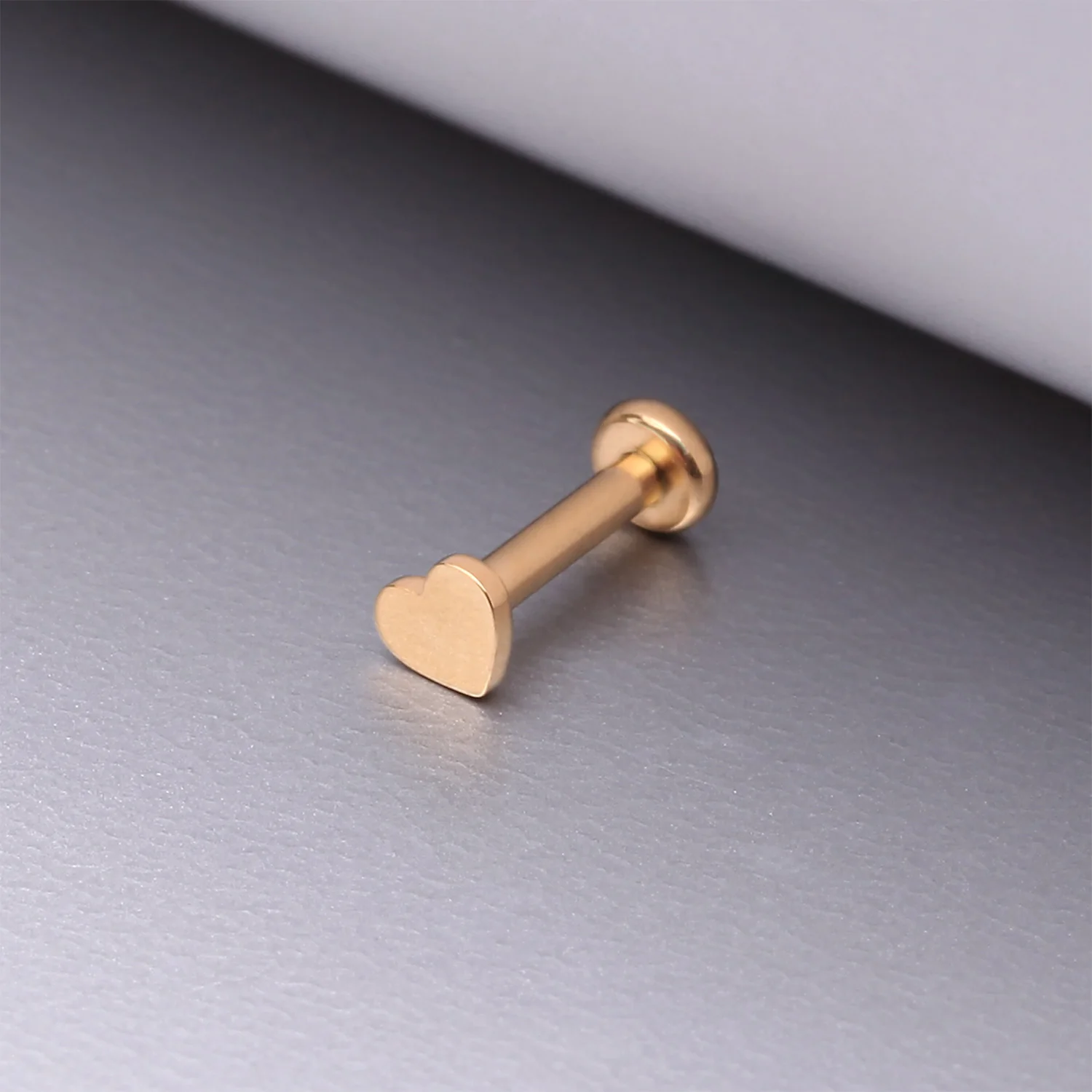 Implant Grade Titanium Golden Heart Top Internally Threaded Flat Back Stud Labret - Image 2