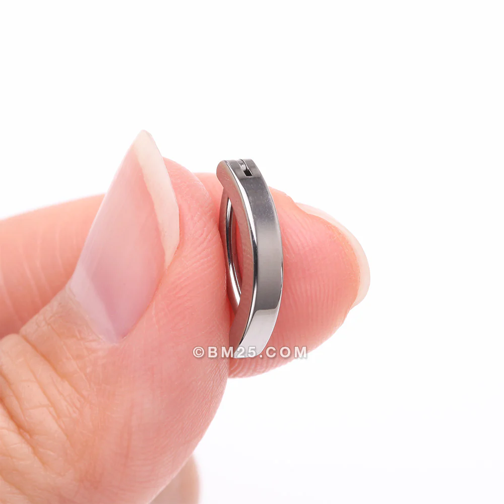 Implant Grade Titanium Minimalist Curved Bar Belly Clicker - Image 3