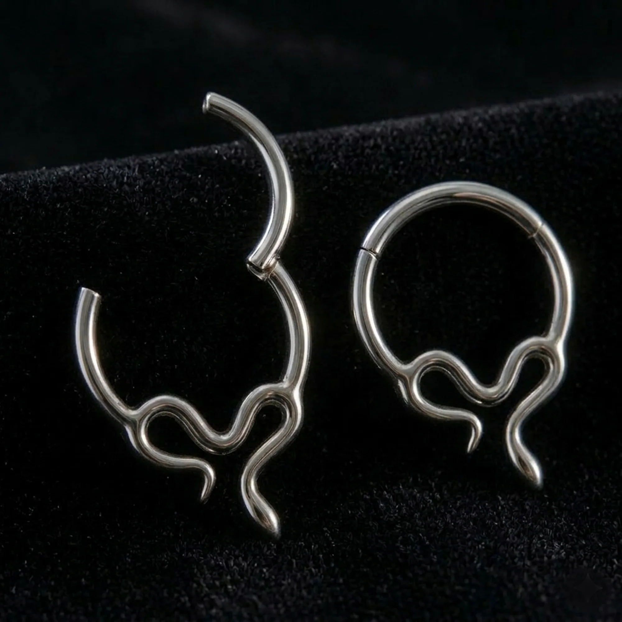Implant Grade Titanium Slithering Snake Clicker Hoop Ring - Image 3