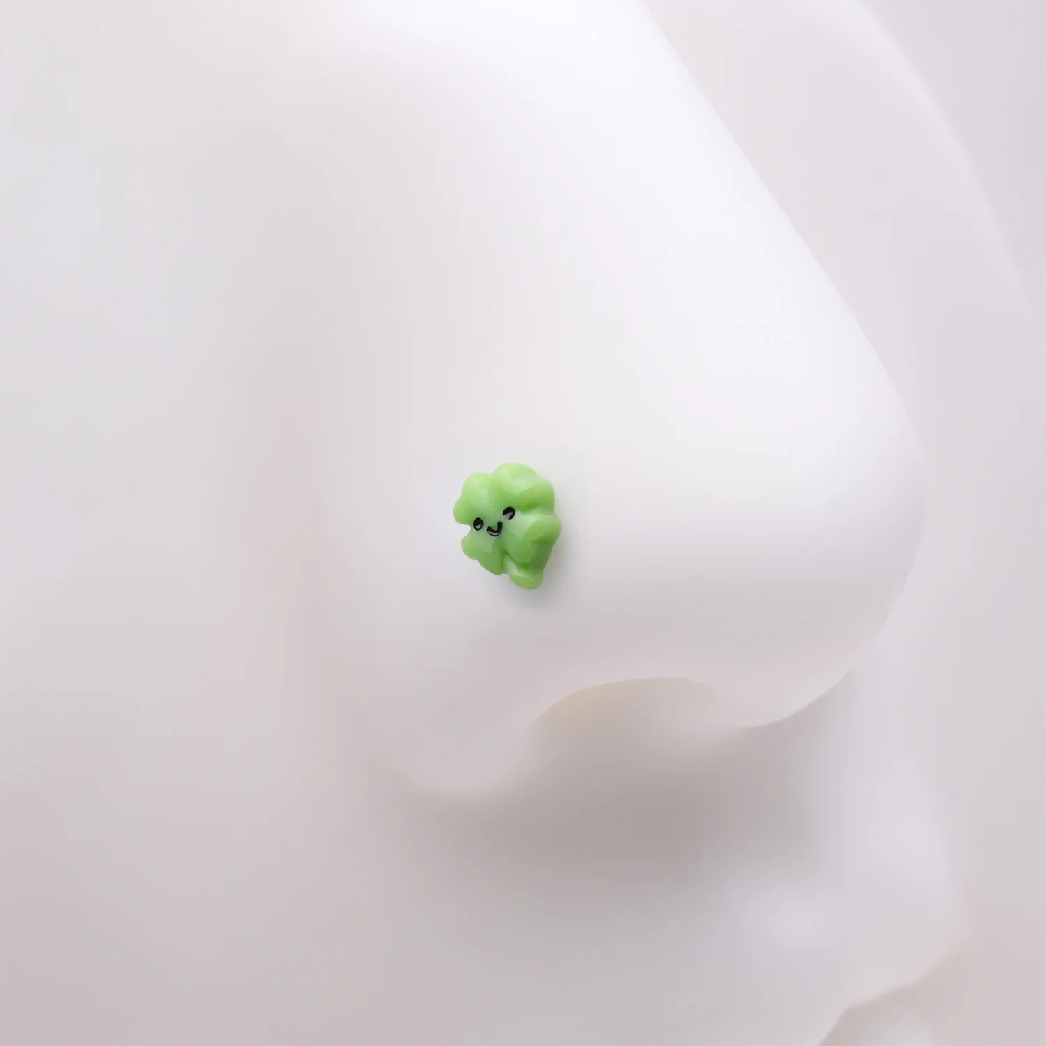 Kawaii Pop Lucky Shamrock Clover L-Shaped Nose Ring - Image 2