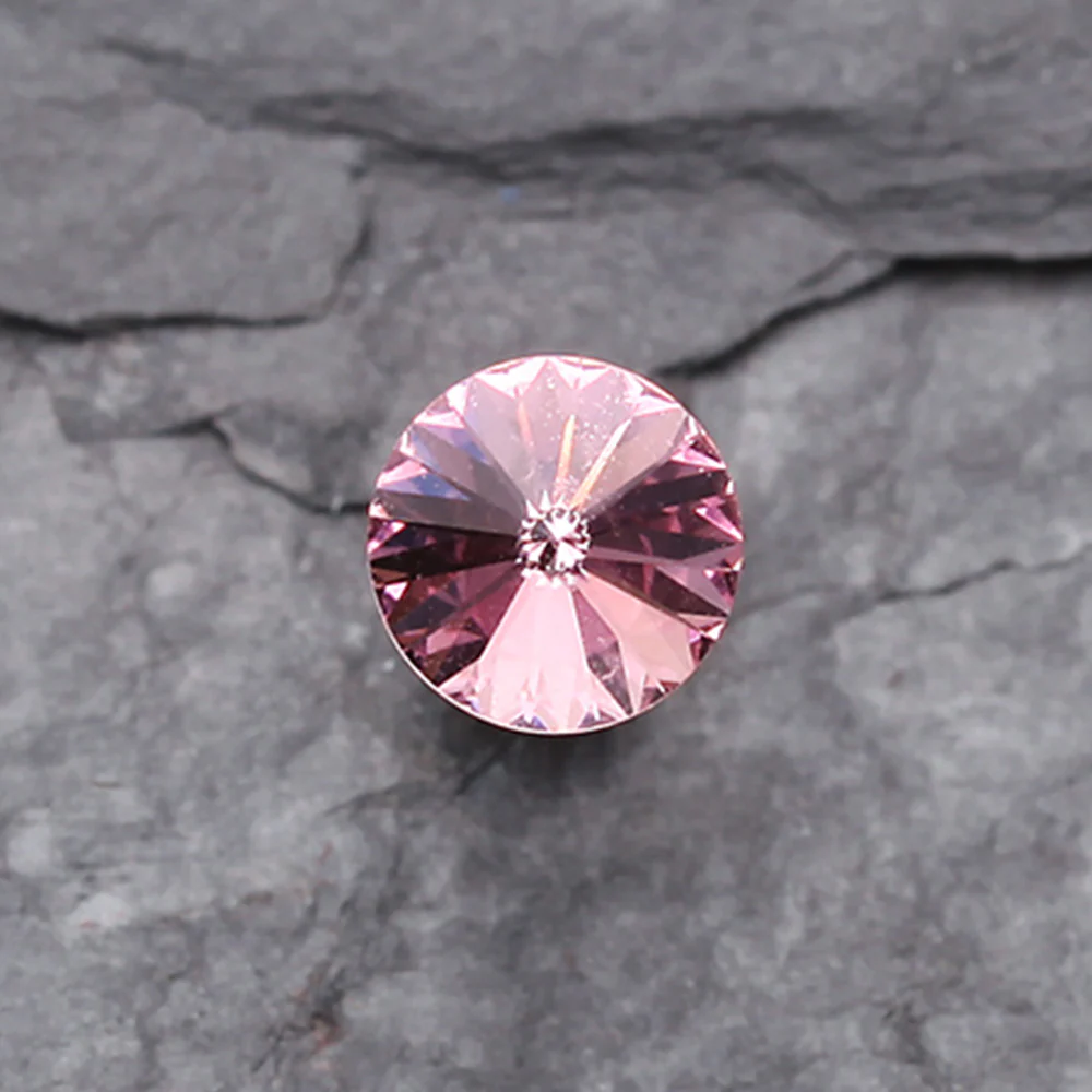 Pointy Faceted Crystal Cartilage Earring - Image 3