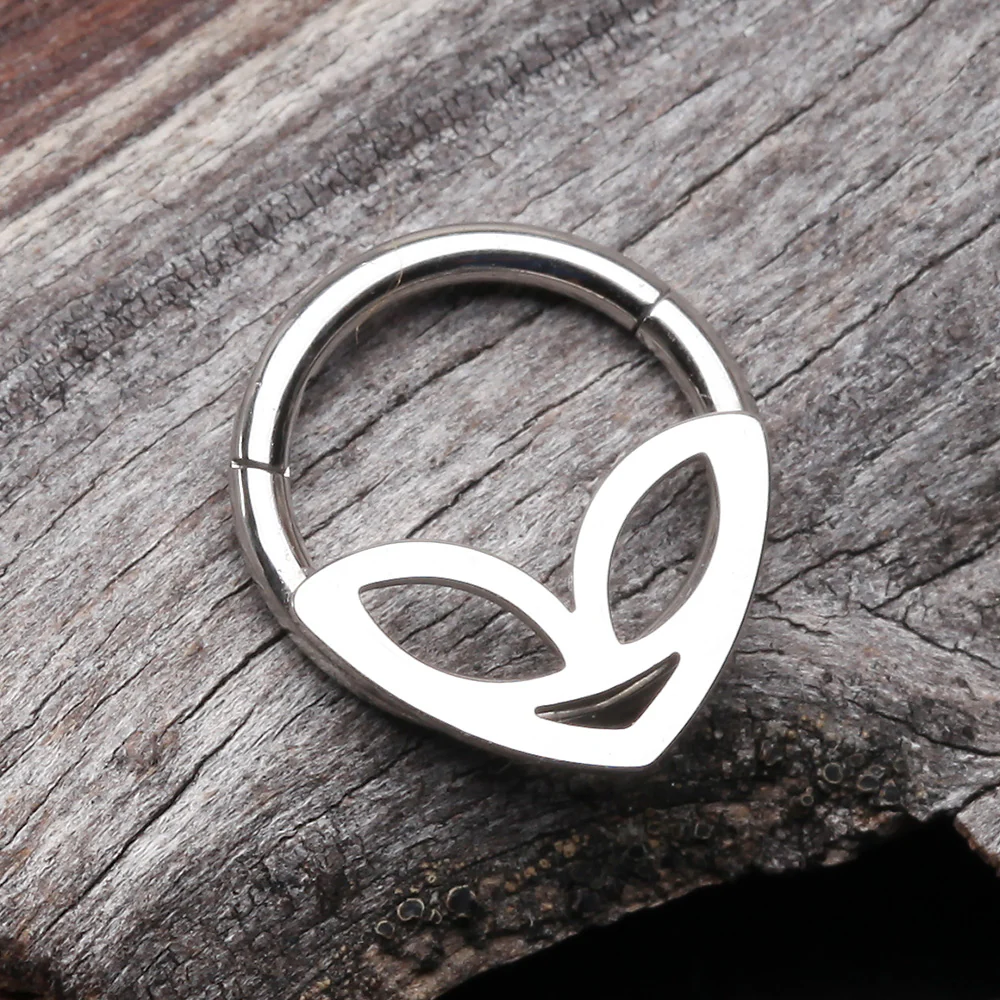 Retro Alien Head Segment Clicker Ring - Image 3