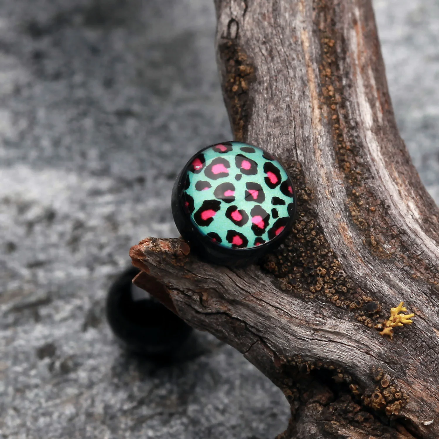 Retro Leopard Acrylic Barbell Tongue Ring - Image 2