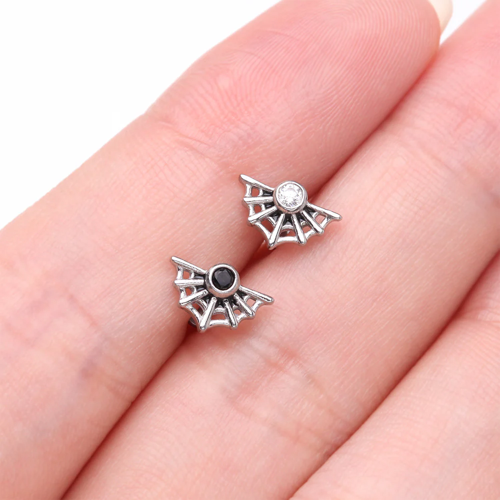 Spider Web Sparkle Internally Threaded Steel Flat Back Stud Labret - Image 4