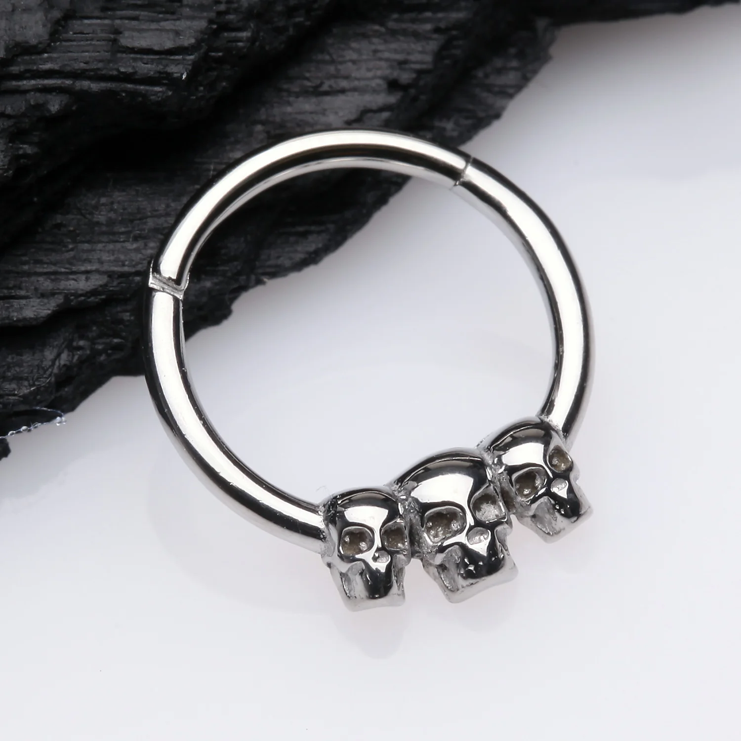 Triple Death Skull Seamless Clicker Hoop Ring - Image 2