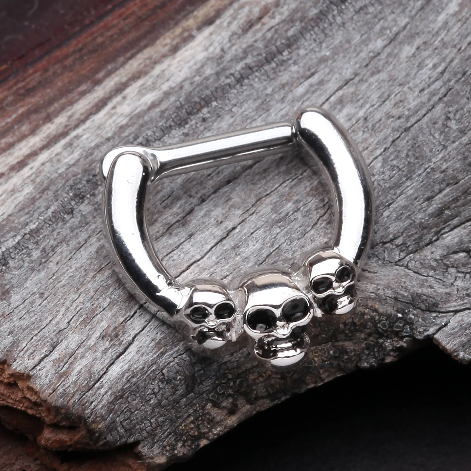 Triple Death Skulls Clicker Ring - Image 2