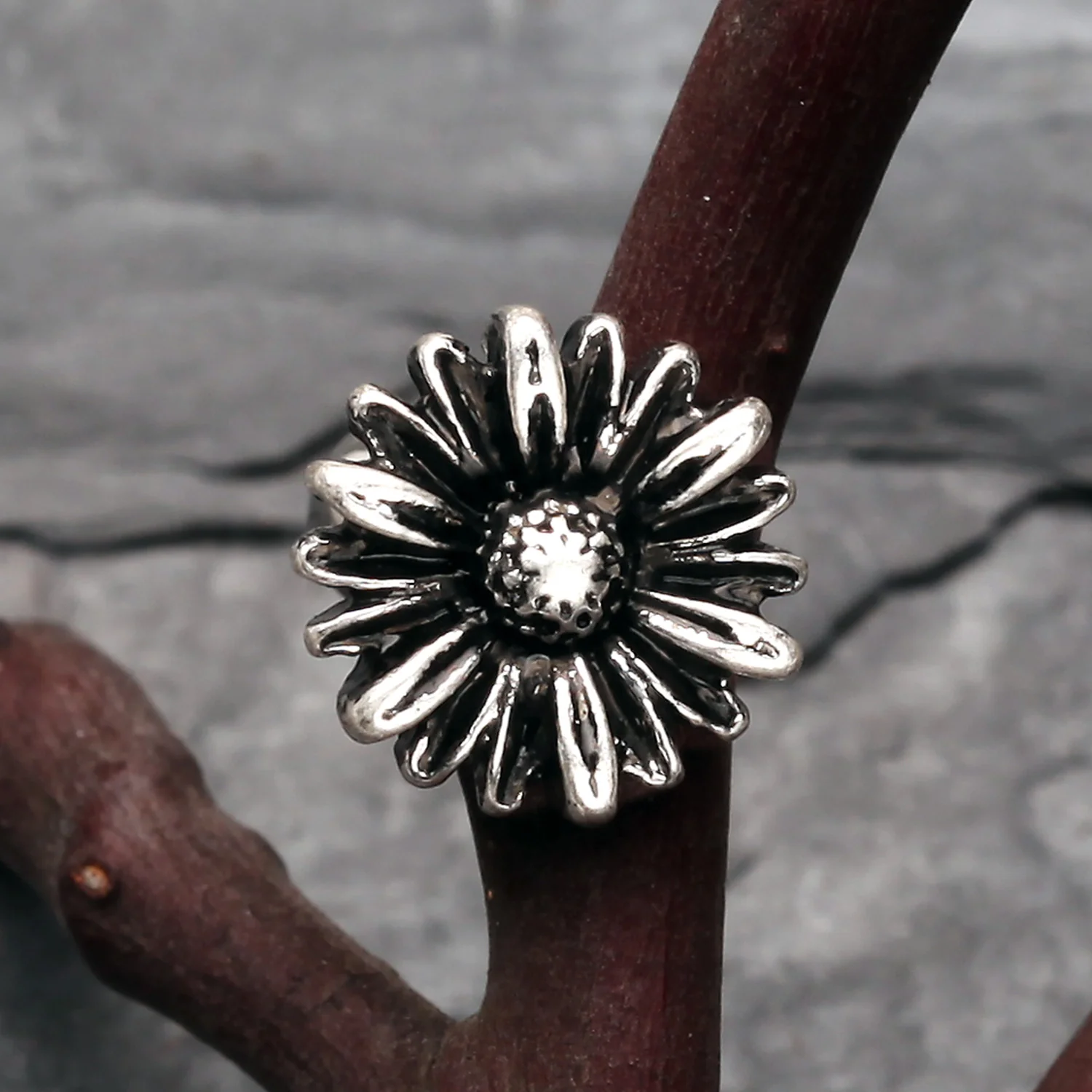 Vintage Daisy Steel Cartilage Tragus Barbell - Image 2